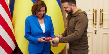 ნენსი პელოსი ვოლოდიმირ ზელენსკის კიევში შეხვდა