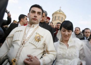 “ალოო, სამეფო სახლი, ის მაინც თქვით რომ ომი ხიხიაა და ცუდია” – ბექა ქავთარაძე