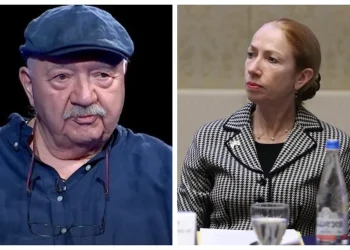 მისს კელი,ერ­თმა­ნე­თი დავკლათ და აქ “აკა­პულ­კო-კუ­რორ­ტი”გა­გა­შე­ნე­ბი­ნოთ?..რატომ ჩაგვაცივდით?” -რობერტ სტურუა