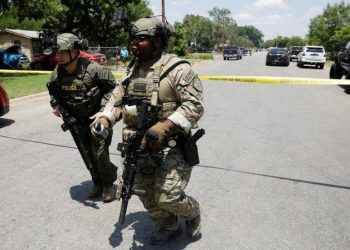 18 წლის მოზარდმა სკოლაში 14 მოსწავლე და მასწავლებელი დახოცა, არიან დაჭრილებიც – ტეხასი