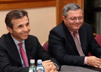 “მახსოვს, რა გაოგნებული იყავით კობახიძეზე …უემოციო სახითო.. საშიში კაცია ესო. ჰო, ახლა განსხვავება ისაა..” – უსუფაშვილი ივანიშვილს