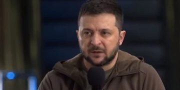 ზელენსკის ქურთუკი აუქციონზე 90 ათას გირვანქა სტერლინგად გაიყიდა