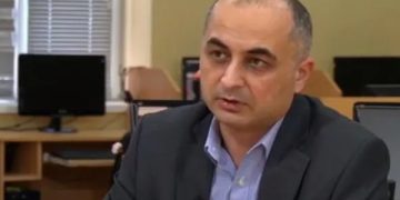 “ერთობისკენ მოუწოდებდე და ალტერნატიულ მიტინგს აანონსებდე, მინიმუმ მავნებლობაა..“- ზურა ბატიაშვილი პრეზიდენტზე