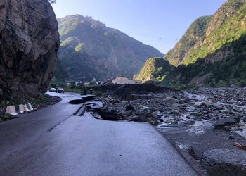 მცხეთა-სტეფანწმინდა-ლარსის გზაზე 80 მ-მდე მონაკვეთი დაზიანდა – აკრძალულია ყველა სახის ავტოტრანსპორტის მოძრაობა