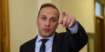 „3 ადამიანია ხელისუფლებაში, კონკრეტული ჩინოვნიკები და ამ 3 ადამიანისგან შეიძლება ამოიღო მოპარული მილიარდი ლარი!“ – რას უმხელს „ალიას“ ლევან გოგიჩაიშვილი
