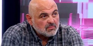 “საკუთარი შვილები გვტოვებენ და ლუკმა-პურის საშოვნად გარბიან… უნდა გავერთიანდეთ ერთ ფრონტად…” – აკია ბარბაქაძე