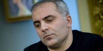 „ვისაც ე.წ. პრეზიდენტის გამოსვლამ იმედი გაგიცრუვათ, გირჩევთ არასდროს ამ არარაობისგან კარგს არაფერს ელოდოთ“ – ბაჩანა შენგელია