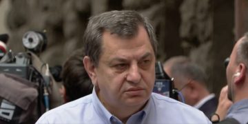 “კობახიძისნაირი „მეჩაიე, ერთჯერადი დეპუტატები“ ვერ დაგვამარცხებენ” – დავით ბერძენიშვილი