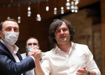 „ვისაც ჰგონია, რომ ქვეყანაში ეკონომიკური აღმავლობაა…“ – რას პასუხობს ირაკლი ღარიბაშვილსა და ირაკლი კობახიძეს ოთო აბესაძე?