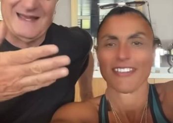 “თუ ვინმეს გგონიათ, რომ… ” – როგორ წარადგინა გივი სიხარულიძემ ქალი, ვისთანაც იცეკვა? ( ვიდეო)