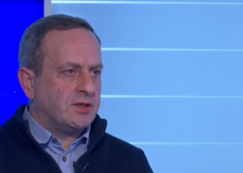 „კომოს ტბაზე კი ნუ დადიან დასასვენებლად და თმის შესაკრეჭად მილანში, ტამბოვში და  ნიჟნი-ნოვგოროდში წავიდნენ და კისლოვოდსკსა და გელენჯიკში დაისვენონ“ – გიორგი გუგავა