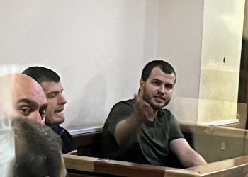 თბილისის საქალაქო სასამართლოში ბრალდებული ძმების, გუგა და დავით კაკულიები სასამართლო პროცესი მიმდინარეობს
