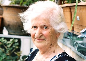 სრული დომხალია. გაღიზიანებული, გაგიჟებული სტუდენტები, რას აკეთებენ ,თითონაც არ იციან – ლამარა აბჟანდაძე