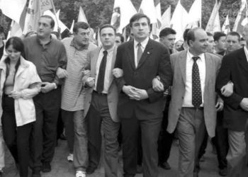 “ამ სურათის უკან დიდი შრომა იმალება…” – გიგი უგულავა 20 წლის წინანდელ ფოტოს აქვეყნებს