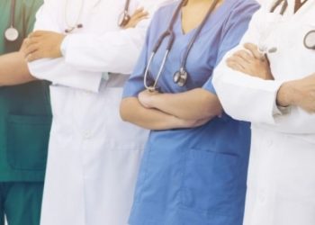 რუსმა ოკუპანტებმა უკრაინაში სულ მცირე 18 მედიკოსი მოკლეს, დაიჭრა 50-ზე მეტი