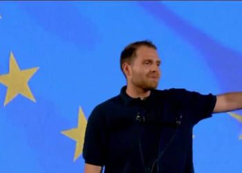 “ეს მოხუცი კაცი ჩვენ შორის ჩადგა და ყოფილი პოლიციელი გატყდა, ვერ დაგვარტყა ხელი…” – რას ჰყვება აქციის ქუთაისელი მონაწილე