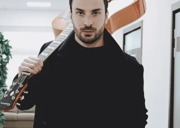 ანდრია გველესიანმა სოლიდური თანხა დაკარგა, რა დახვდა მომღერალს ნაპოვნ საფულეში ?