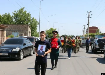 ოკუპირებულ ცხინვალში უკრაინიდან ჩამოსვენებული მე-18 ჯარისკაცი დაკრძალეს