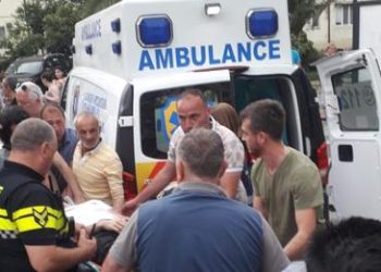 გარდაიცვალა 20 წლის სტუდენტი, რომელსაც ბათუმში მშენებლობიდან გადმოვარდნილი საგანი დაეცა