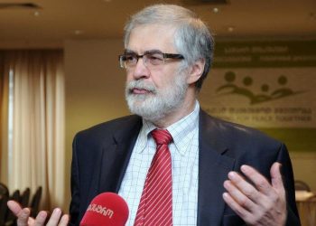 სტუდენტების ზეწოლის ქვეშ ვართ …. მედგრად ვუძლებ – რას წერს გია ნოდია ?