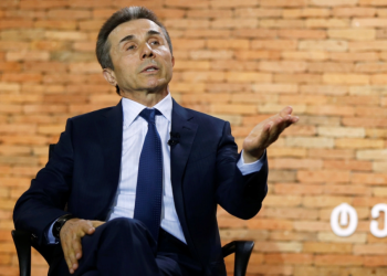 „ერთ მინისტრს ივანიშვილი, პოსტზე დარჩენის სანაცვლოდ, წელიწადში 2 მილიონ დოლარს და ხელშეუხებლობას დაპირდა“