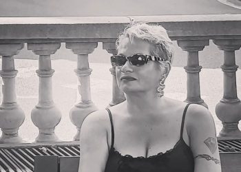 “აქ უნდა ჩაიცვა პატარა, შავი კაბა და ისუნთქო… მიყვარხარ საფრანგეთო…” – მოროშკინა