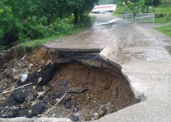 ზესტაფონში საავტომობილო გზის ნაწილი ჩაინგრა