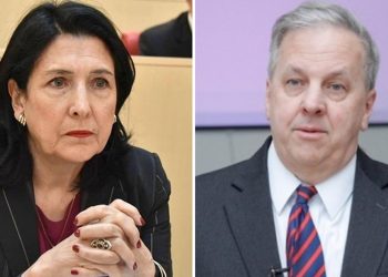 “პრეზიდენტი ნაბიჯების გადადგმას ვერ ახერხებს” – იან კელი