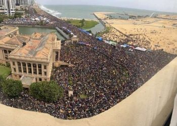 შრი-ლანკაში დემონსტრანტები პრეზიდენტის რეზიდენციაში შეიჭრნენ (ვიდეო)