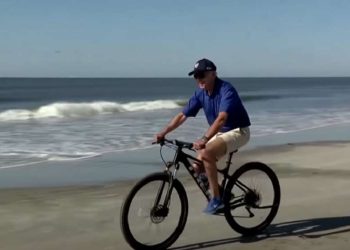 ჯო ბაიდენი შვებულებას სამხრეთ კაროლინაში ატარებს (ვიდეო)