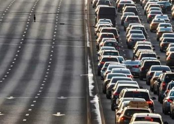 რუსეთის მოქალაქეები ყირიმს ტოვებენ