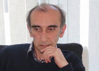 „კრიტიკული ტელევიზიებისადმი მისი „სიყვარული“, სასამართლო სისტემაში უგვანო რეკომენდაციები მისი პირადი ინიციატივაა, თუ აშშ სახელმწიფო დეპარტამენტის პოლიტიკა?“ – გია გაბრიჭიძე კელი დეგნანზე