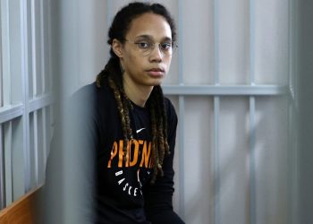 რუსეთის სასამართლომ ამერიკელ კალათბურთელს 9-წლიანი პატიმრობა მიუსაჯა –  მის ბარგში ელ–სიგარეტის ჰაშიშის ზეთის კარტრიჯები აღმოაჩინეს