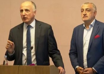 ე.წ. უკანონო მოსმენების საქმეზე დაზარალებულის სტატუსს მამუკა ხაზარაძე და ბადრი ჯაფარიძეც ითხოვს