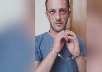 “შუქს ჩააქრობდნენ, მერე მცემდნენ” – ბათუმში პოლიციელებს ახალგაზრდა კაცი ძალადობაში ადანაშაულებს