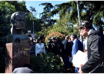 გმირთა მოედანზე ჟიული შარტავას ბიუსტი გაიხსნა