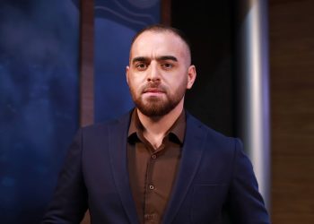 “ლარსზე რაც ამ წუთებში ხდება საგანგაშოა… ყაზბეგში ხალხი პურს ვერ ყიდულობს 3 დღეა” – გიორგი ხუხია