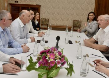 ლუკაშენკო აფხაზეთში ჩავიდა – ბელარუსის ლიდერი ასლან ბჟანიას შეხვდა