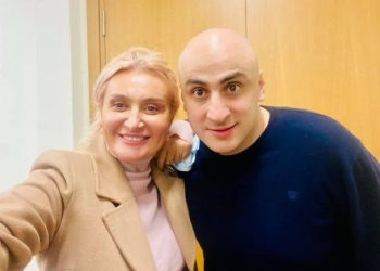 “ნიკა, შენი აზრით, ოპოზიციას ახლა ვადამდელზე რამე შანსები ააქვს?” – ჟორჟოლიანი მელიას