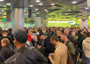 რა ხდება ვნუკოვოს აეროპორტში დილიდან  ( ფოტოები)