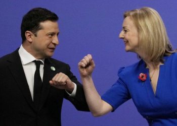 ზელენსკიმ ლიზ ტრასი უკრაინაში მიიწვია