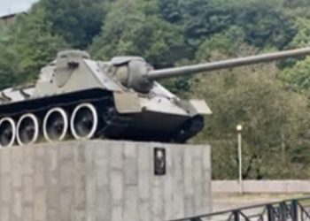 “ტანკის დამლაგებლები” – სამსახური ქედაში