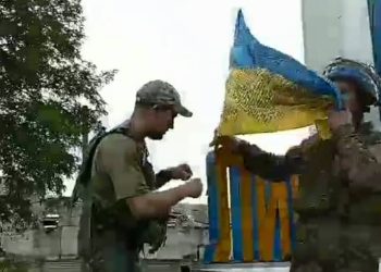 “ლიმანი უკრაინაა” – დონეცკის ოლქის ქალაქ ლიმანში უკრაინის დროშა აღმართეს (ვიდეო)