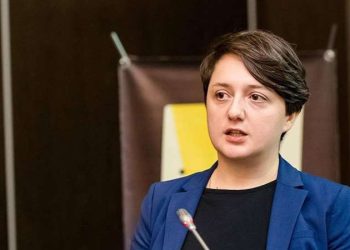 “გაფორმდა ფემიციდი! სისტემამ კიდევ ერთი ქალი გადააგდო საჯიჯგნად” – ანა აბაშიძე