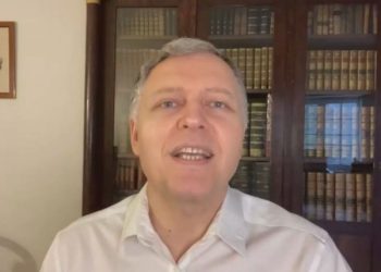 “საქართველოში 15 წლის მოზარდების 65% “გაუნათლებელია … როდემდე?!” – გიორგი ფხაკაძე