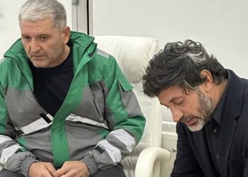“სიკეთით გადაგვეხადოს!” – კალაძემ დევი მეზურნიშვილს ბინა აჩუქა