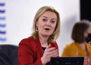 ვიდეო – ლიზ ტრასის ისტორიული გამოსვლა და ოვაციები