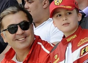 “მამა წევს და ვერ დგება” – ნიკოლოზ სააკაშვილი