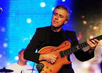 ფილარმონიის წინ თემურ ყვითელაშვილის ვარსკვლავი გაიხსნა