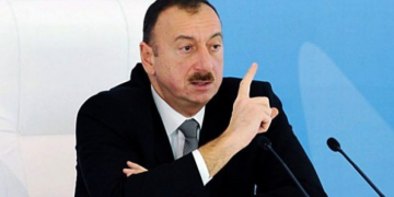 აზერბაიჯანი სომხეთთან დაგეგმილ მოლაპარაკებებს აუქმებს – ალიევის განცხადებით, მაკრონი “თავს დაესხა” და “შეურაცხყოფა მიაყენა” ბაქოს და შუამავლის როლში არ უნდა იყოს